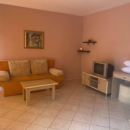 Kamelia Garden 1 Apartament Słoneczny Brzeg